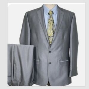 Mens 2pc Calvin Klein suit grey silver 42L excellent condition